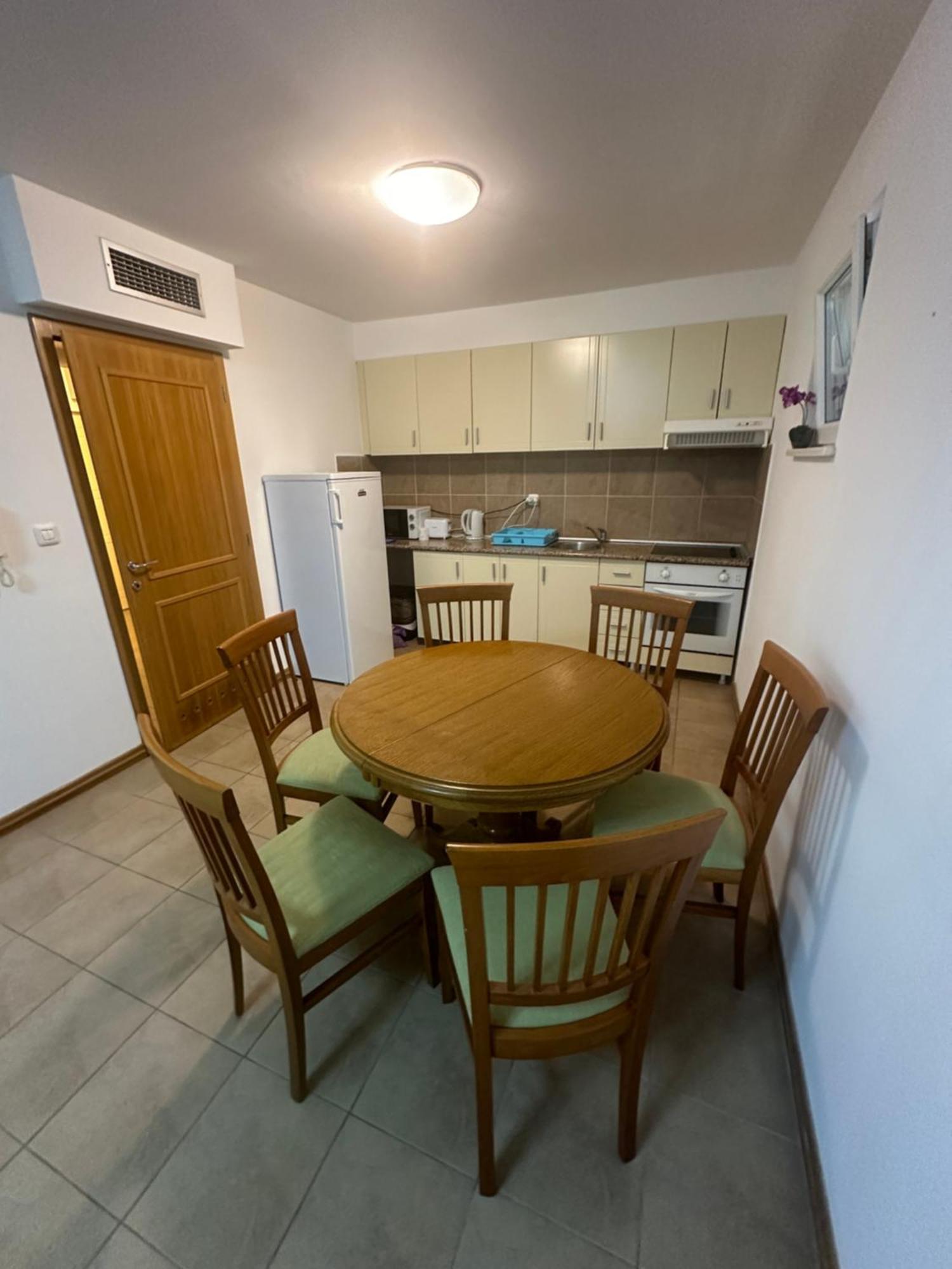 Irish Apartment Complex บุดวา ภายนอก รูปภาพ