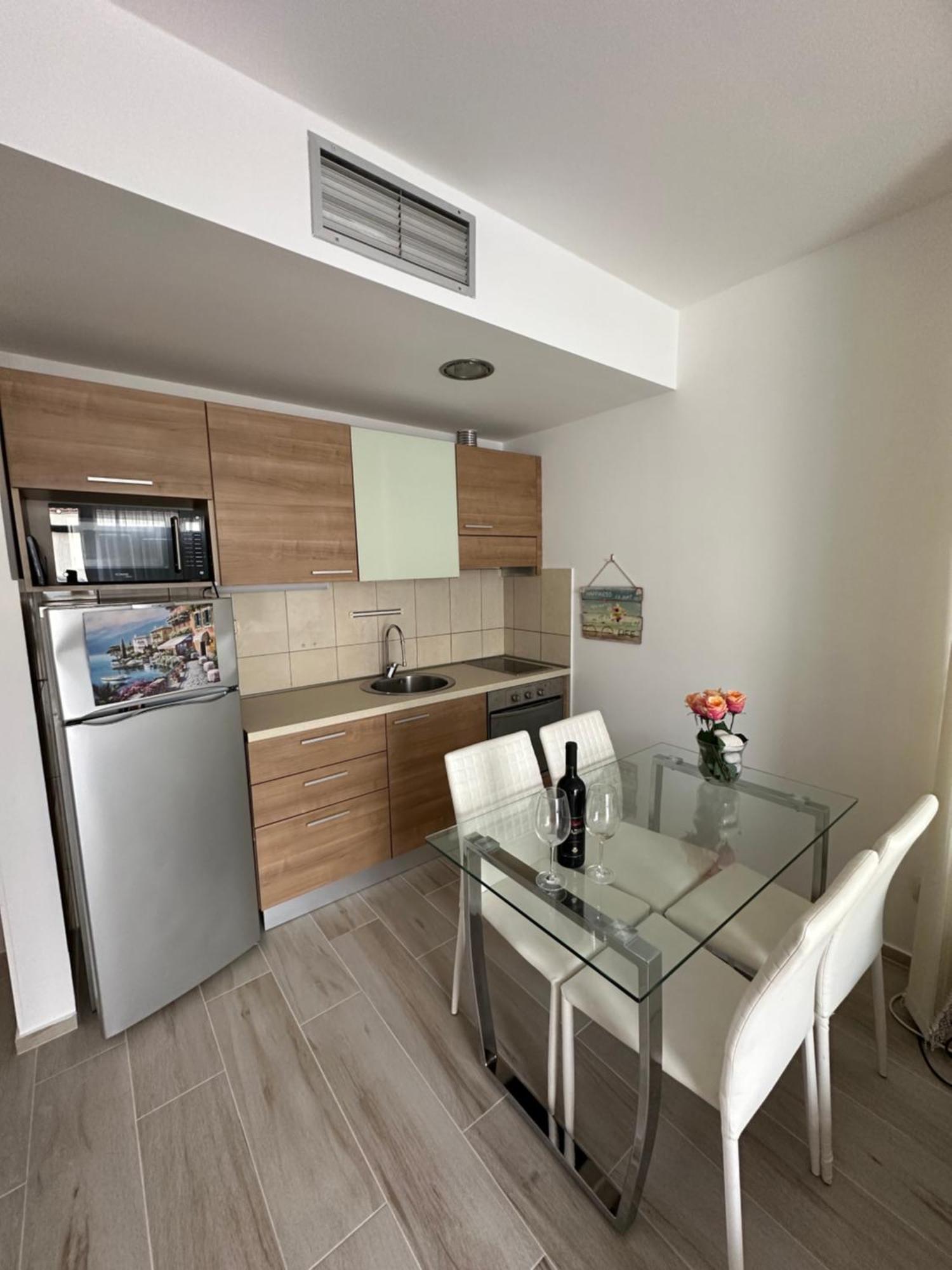 Irish Apartment Complex บุดวา ภายนอก รูปภาพ